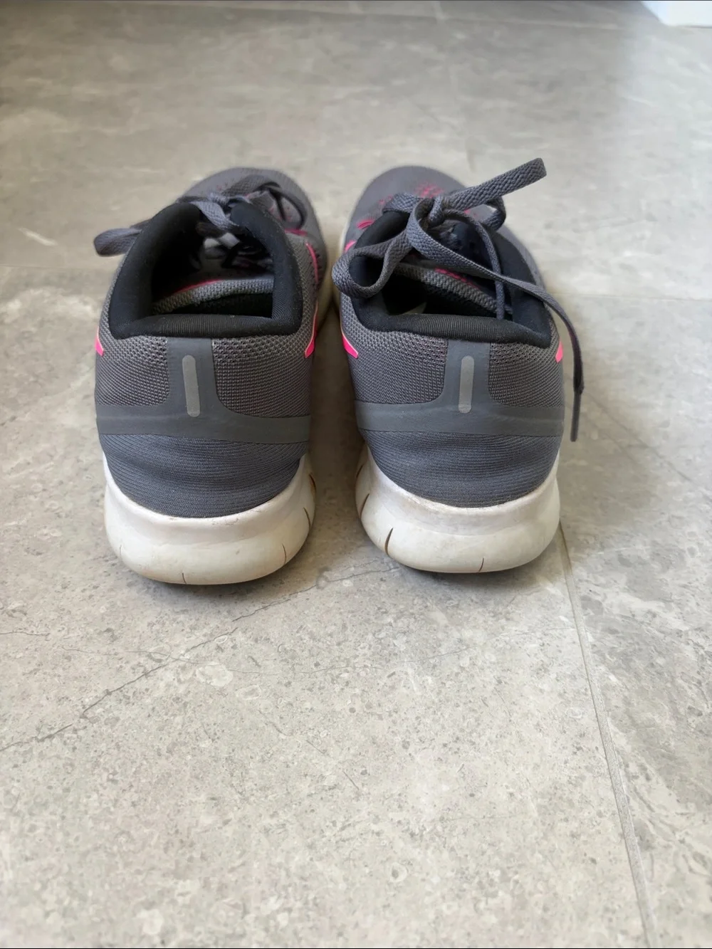Nike running shoes - Picture 3 of 6